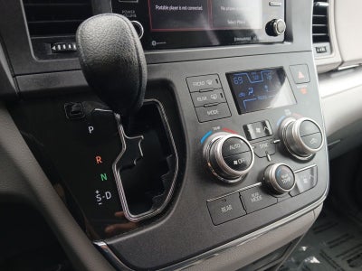 2018 Toyota Sienna LE