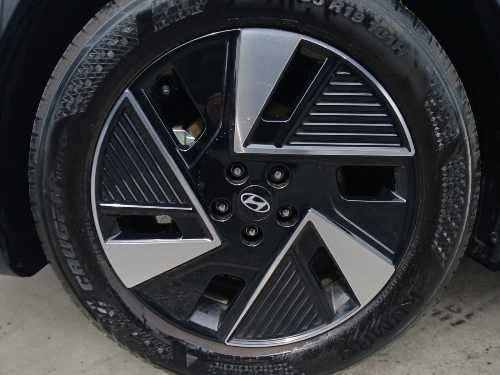 2025 Hyundai IONIQ 5 SEL W/ NAVIGATION & SMART CRUISE CONTROL