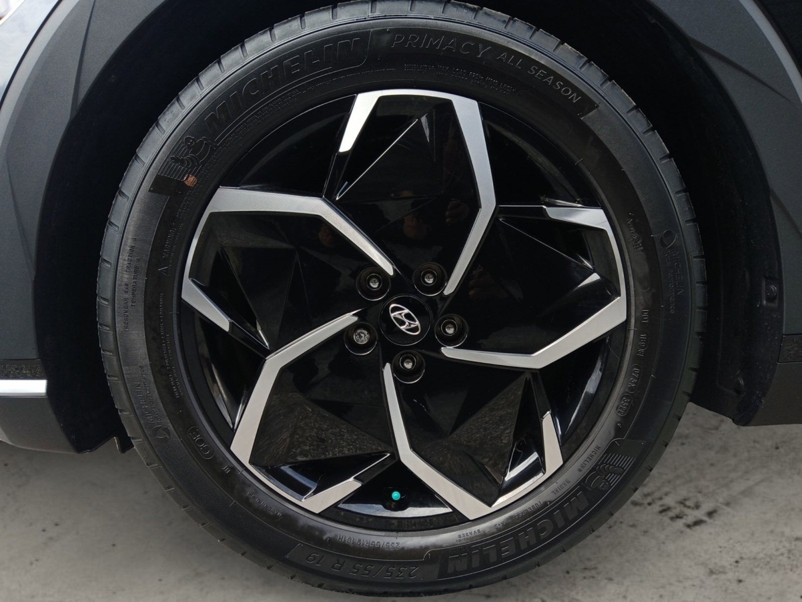 2023 Hyundai IONIQ 5 SE Standard Range