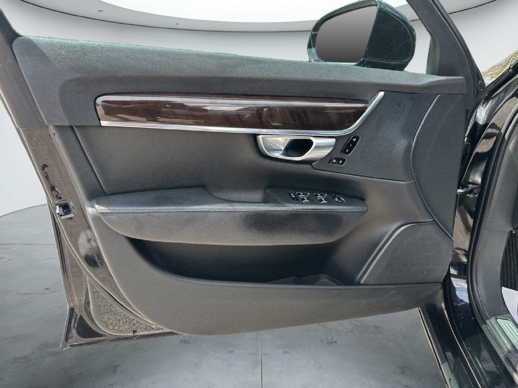 2018 Volvo S90 T5 Momentum