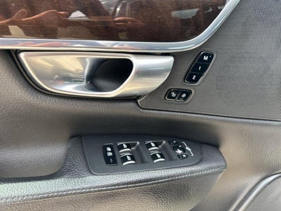2018 Volvo S90 T5 Momentum