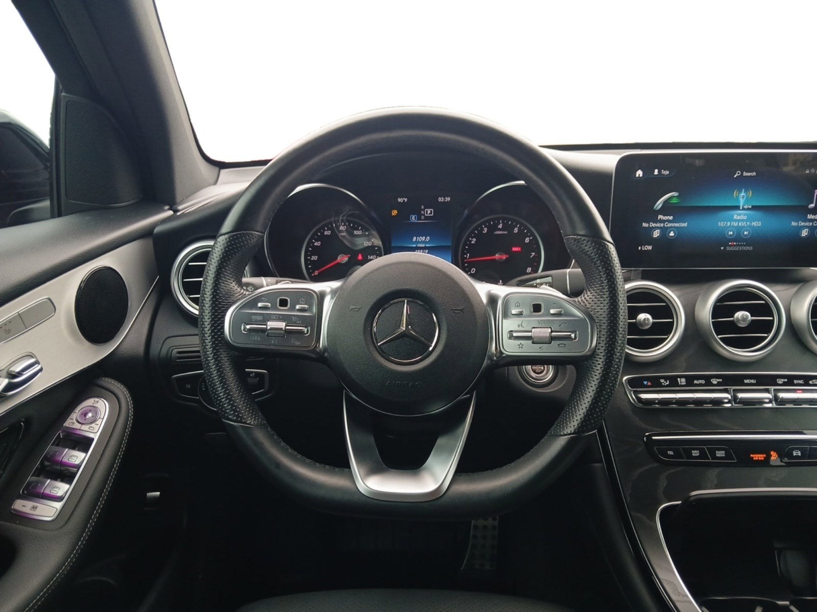 2022 Mercedes-Benz GLC GLC 300 W/ PANORAMA SUNROOF & BACK-UP CAMERA