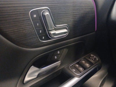 2024 Mercedes-Benz EQB 250+ W/ 3RD ROW SEATS & BACK-UP CAMERA