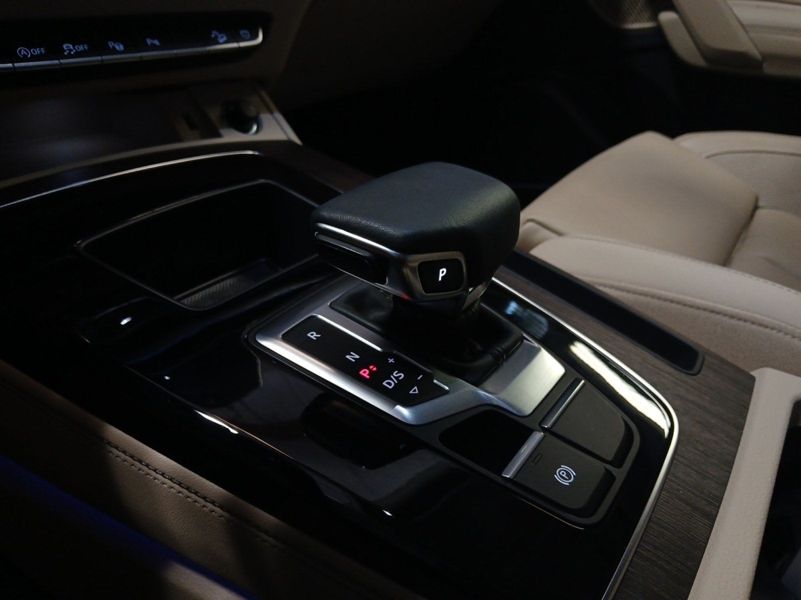 2023 Audi Q5 45 S line Prestige quattro