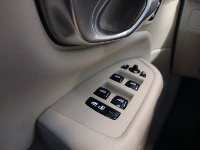 2024 Volvo XC90 B5 Plus
