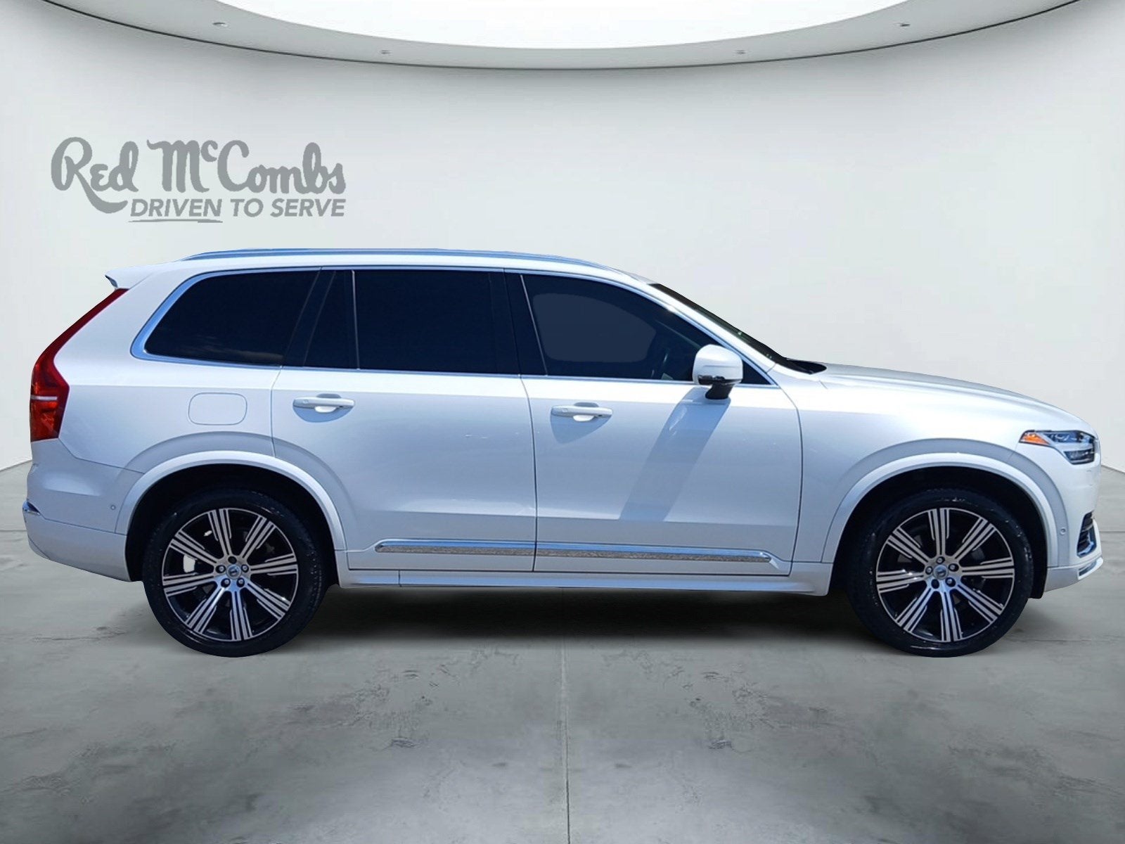 2024 Volvo XC90 B5 Plus
