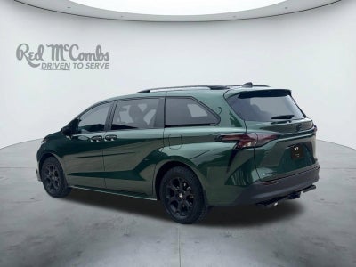 2025 Toyota Sienna Woodland Edition