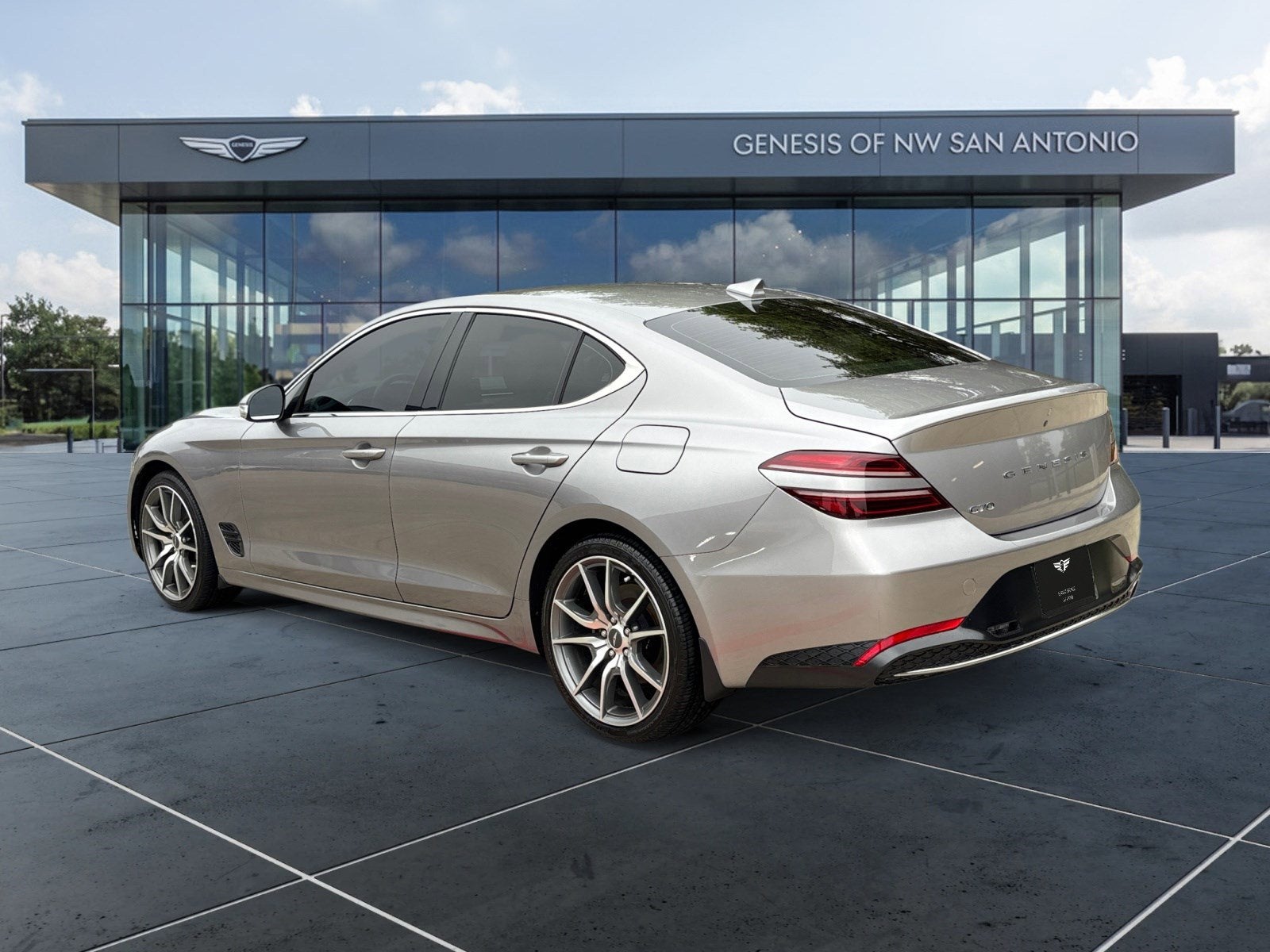 2023 Genesis G70 2.0T