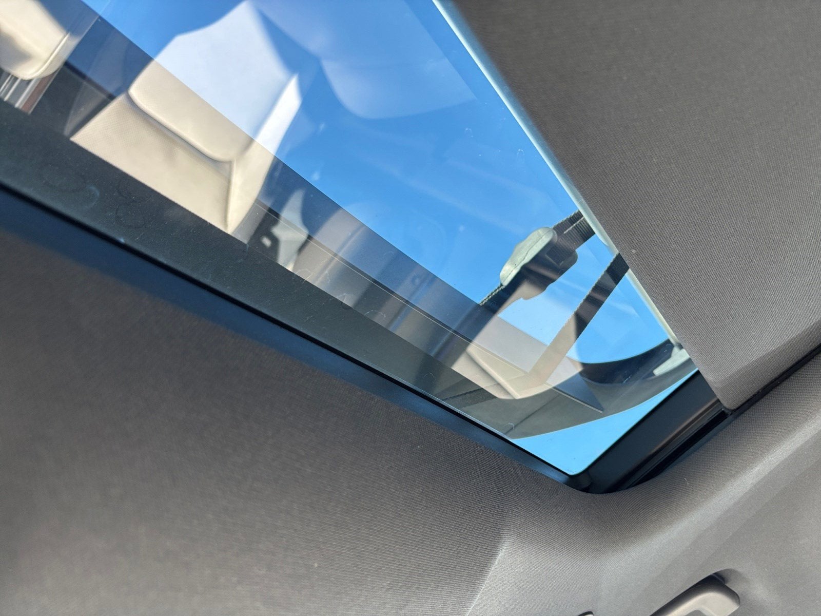 2023 Land Rover Defender X-Dynamic SE