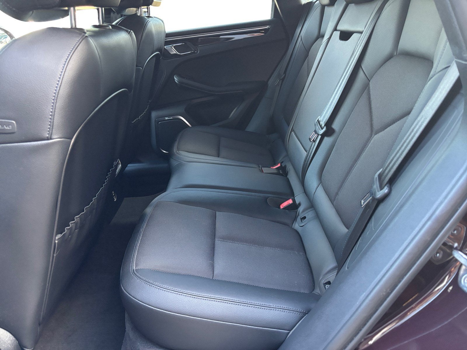 2023 Porsche Macan Base
