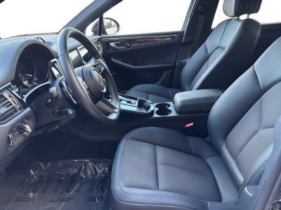 2023 Porsche Macan Base