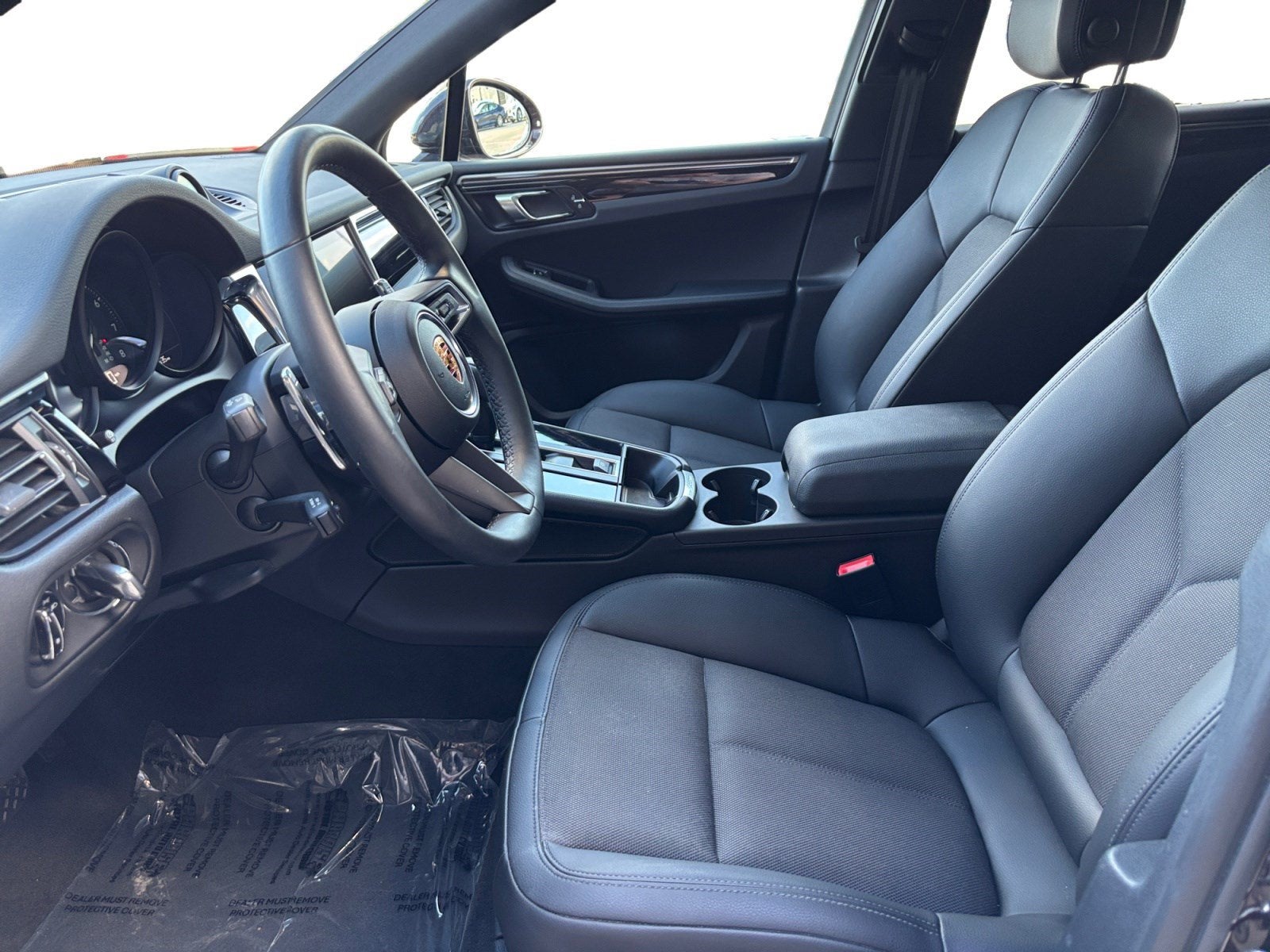 2023 Porsche Macan Base