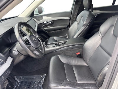 2021 Volvo XC90 T5 Momentum